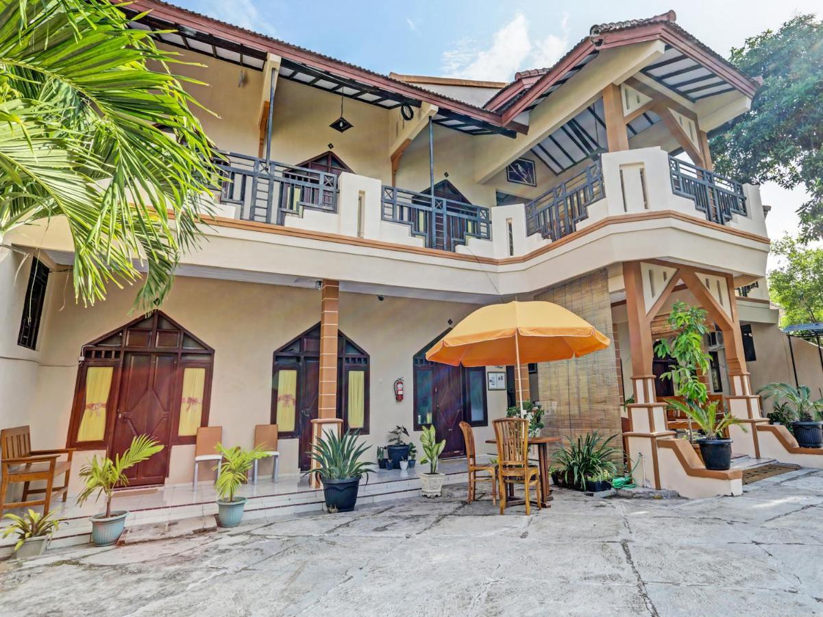 Oyo 91261 Cita Suraya Homestay バニュワンギ エクステリア 写真